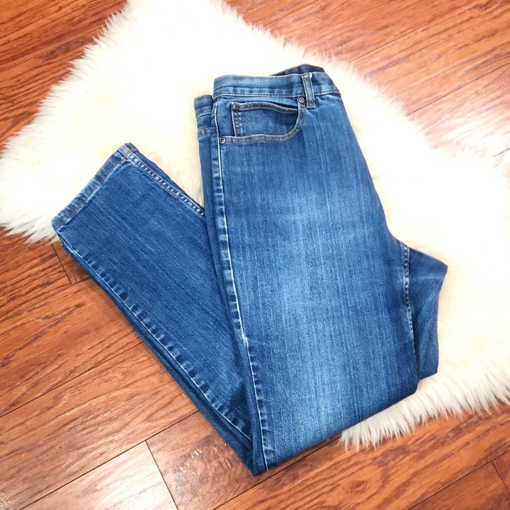 Liz Claiborne Medium Wash Classic Cut Jean's